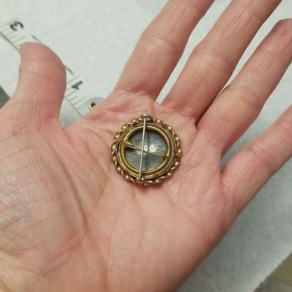 Antique Baby photo  brooch gold tone pin - Picture 10 of 13